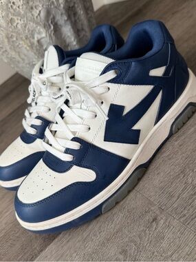 Off-White Men’s Navy & White Low-Top Sneakers